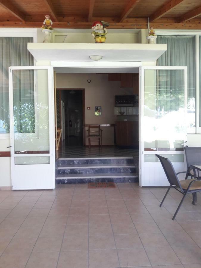 Nana Hotel Kamena Vourla Esterno foto